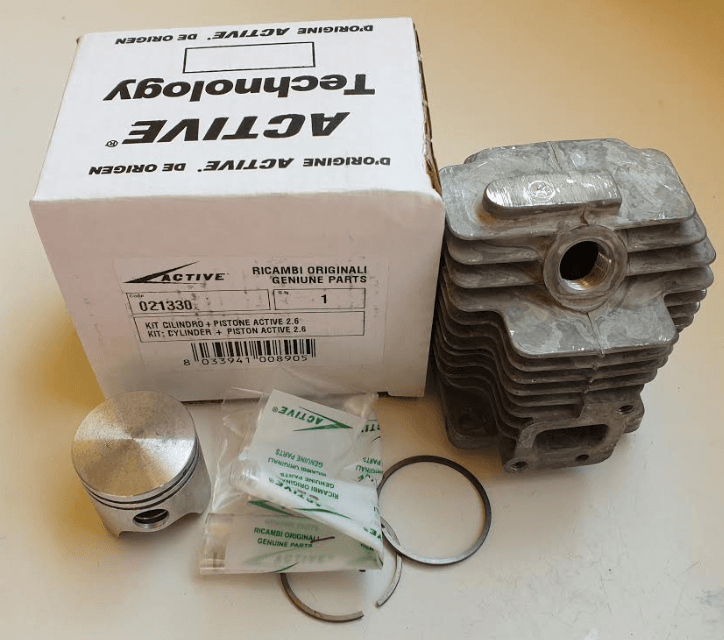 21330-BAT-IN-CILINDER-ACTIVE-REZERVNI-DELI-ACTIVE-RICAMBI-DECESPUGLIATORE KOMPLET CILINDER IN BAT 33mm ZA MOTORNO KOSO ACTIVE 2.6, - Image 1