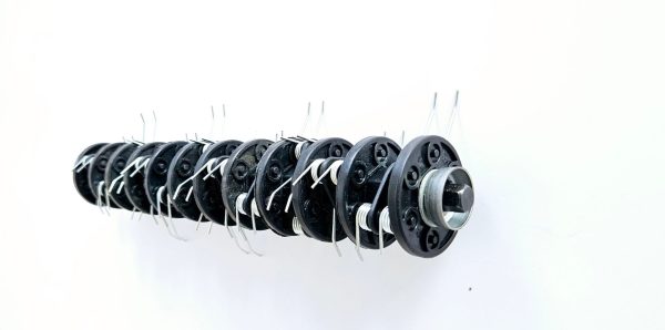 ROTOR ZA PREZRAČEVALNIK TRAVE PLV1500, SKUPNA DOLŽINA 413mm - Image 2